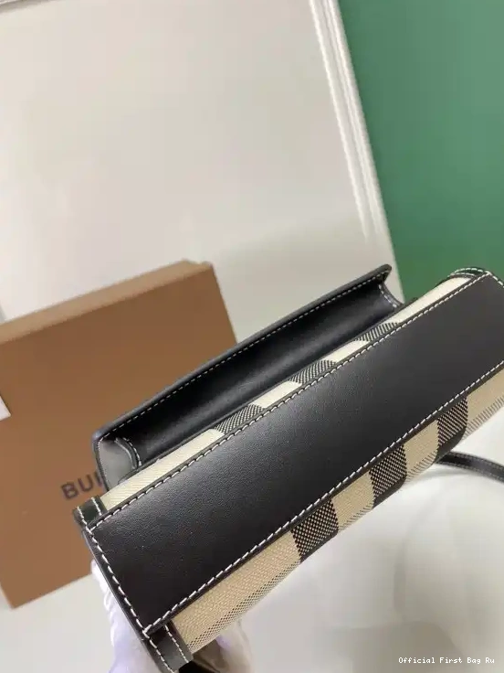 Official FirstBag Ru Pocket Bag BURBERRY 0604